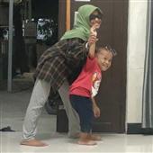 R